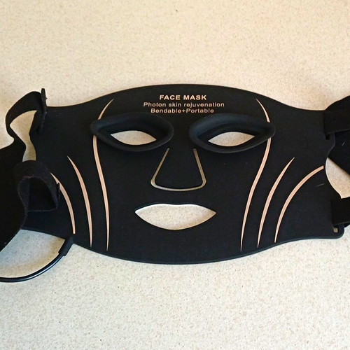 Light therapy face mask - light,