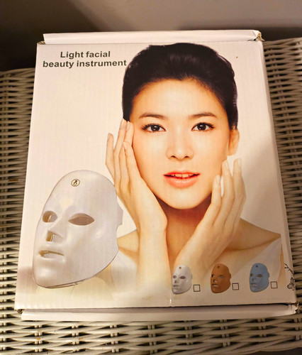 Led light therapy face mask - light,