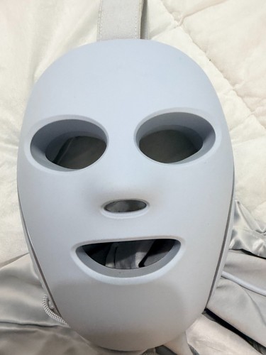 Shark cryoglow under eye - shark,